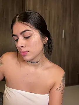 Snapshot of Sarasanders_4 chatting on January 2025 01:53:02 AM Sarasanders 4 online show from January 2025 01:53:02 AM