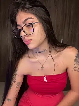 Snapshot of Sarasanders_4 chatting on February 2025 02:10:02 AM Sarasanders 4 online show from February 2025 02:10:02 AM