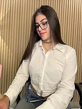 Snapshot of Sarasanders_4 chatting on November 2025 03:16:01 AM Sarasanders 4 online show from November 2025 03:16:01 AM