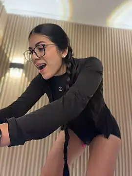 Snapshot of Sarasanders_4 chatting on January 2026 04:58:02 AM Sarasanders 4 online show from January 2026 04:58:02 AM