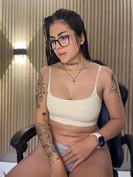 Snapshot of Sarasanders_4 chatting on February 2026 04:31:01 AM Sarasanders 4 online show from February 2026 04:31:01 AM