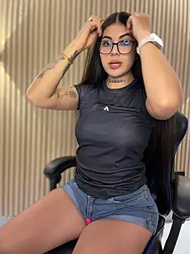 Sarasanders 4 online show from March 2026 01:33:02 AM