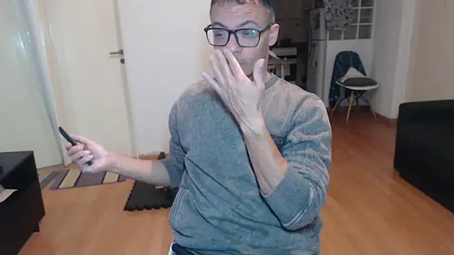 Snapshot of guachin_hunk chatting on June 2026 02:03:01 AM guachin hunk online show from June 2026 02:03:01 AM