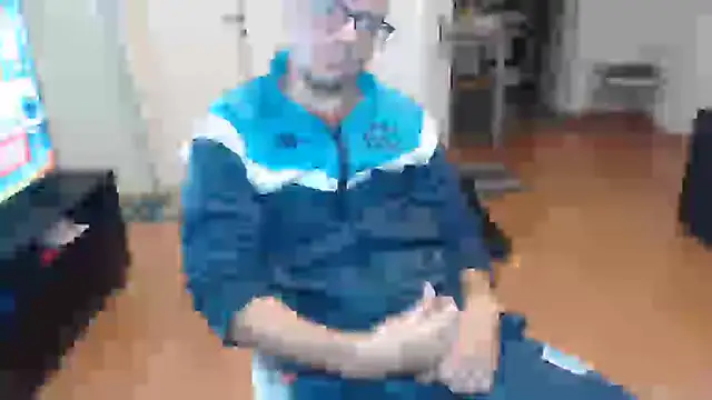 Snapshot of guachin_hunk chatting on June 2026 10:52:01 PM guachin hunk online show from June 2026 10:52:01 PM