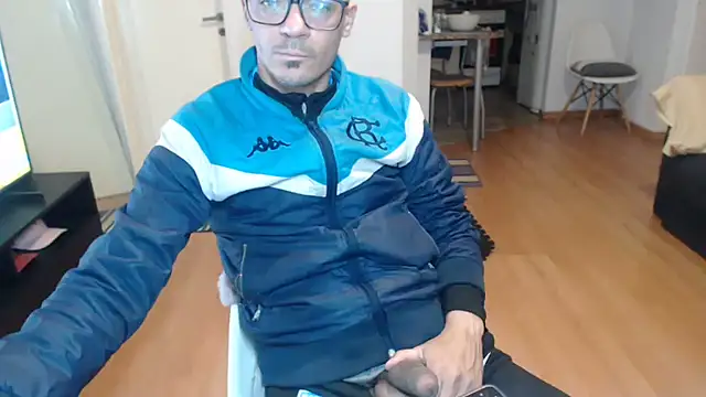 Snapshot of guachin_hunk chatting on June 2026 11:07:02 PM guachin hunk online show from June 2026 11:07:02 PM