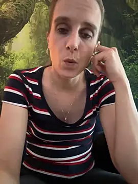 Snapshot of LadyChantale chatting on March 2025 05:13:01 PM LadyChantale online show from March 2025 05:13:01 PM