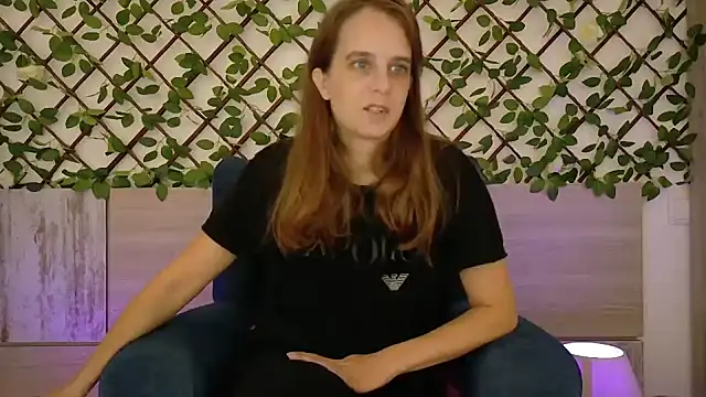 Snapshot of LadyChantale chatting on October 2025 07:05:02 AM LadyChantale online show from October 2025 07:05:02 AM