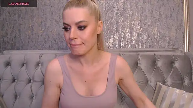 BlondieStar online show from December 2025 08:05:01 PM