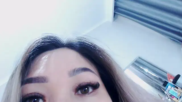 Snapshot of viki_lizzi chatting on October 2025 04:43:01 AM viki lizzi online show from October 2025 04:43:01 AM