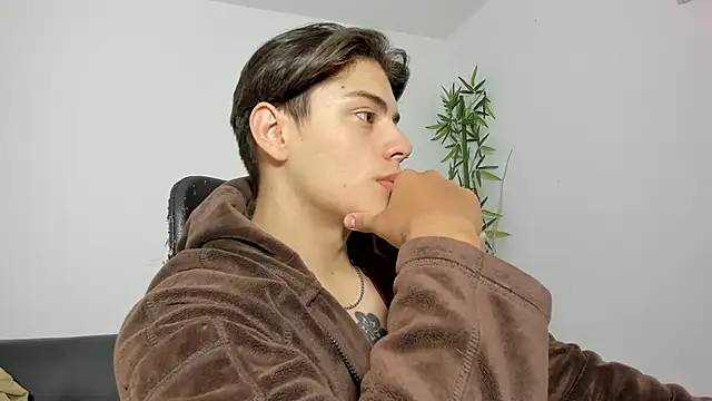 Giordano Russo online show from March 2025 01:51:01 PM