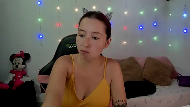 Snapshot of Ginger_Sweetty chatting on February 2025 01:11:01 AM Ginger Sweetty online show from February 2025 01:11:01 AM