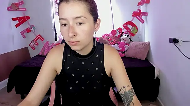 Snapshot of Ginger_Sweetty chatting on February 2025 08:26:01 PM Ginger Sweetty online show from February 2025 08:26:01 PM