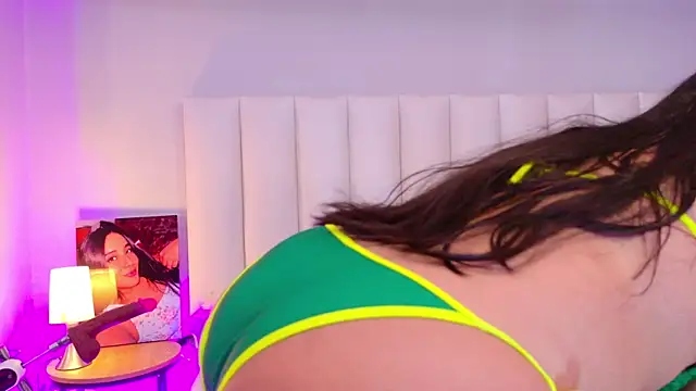 ValenScott1 online show from June 2026 12:33:02 PM