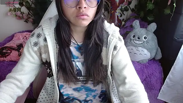 Snapshot of MidoriQuiinn chatting on December 2024 01:55:01 PM MidoriQuiinn online show from December 2024 01:55:01 PM