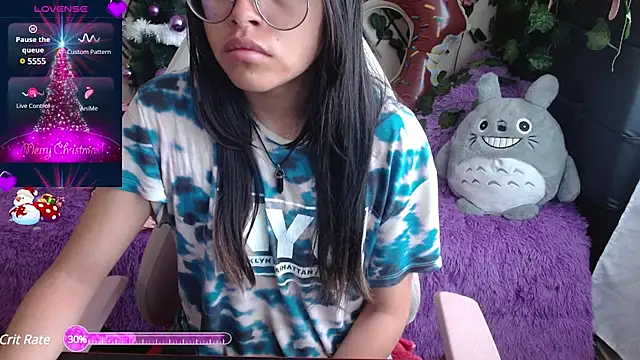 Snapshot of MidoriQuiinn chatting on December 2024 01:59:02 PM MidoriQuiinn online show from December 2024 01:59:02 PM