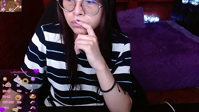 MidoriQuiinn online show from May 2026 04:15:01 PM