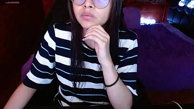 MidoriQuiinn online show from May 2026 04:05:02 PM