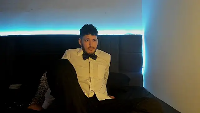 Snapshot of alejandro__2 chatting on September 2025 03:23:01 PM alejandro 2 online show from September 2025 03:23:01 PM