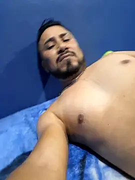 Snapshot of Eumanzor chatting on November 2025 01:16:01 AM Eumanzor online show from November 2025 01:16:01 AM