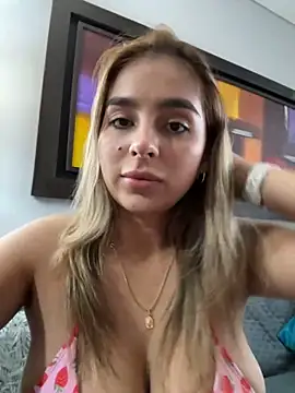 Snapshot of oriana_zoeee chatting on December 2024 09:48:01 PM oriana zoeee online show from December 2024 09:48:01 PM