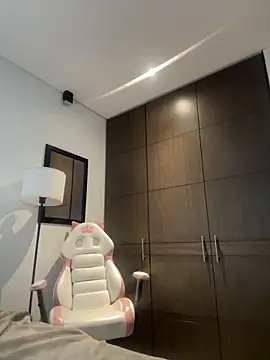 Snapshot of oriana_zoeee chatting on December 2024 11:18:01 PM oriana zoeee online show from December 2024 11:18:01 PM