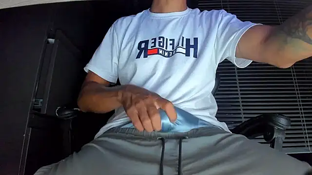 boy bigcock24cm online show from July 2026 04:43:02 AM
