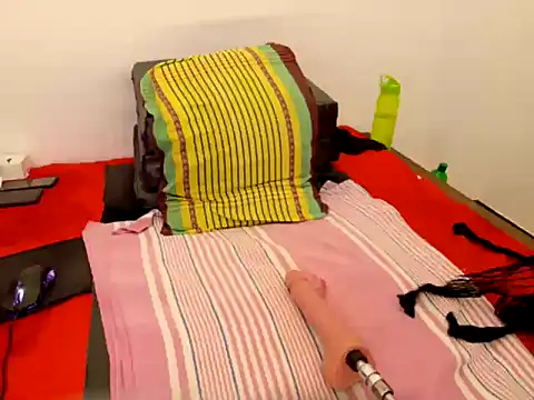 Snapshot of Suzzy-SL chatting on September 2025 02:35:02 AM Suzzy-SL online show from September 2025 02:35:02 AM