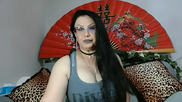 Snapshot of x__KHALEESI__x chatting on May 2026 06:09:01 PM x KHALEESI x online show from May 2026 06:09:01 PM