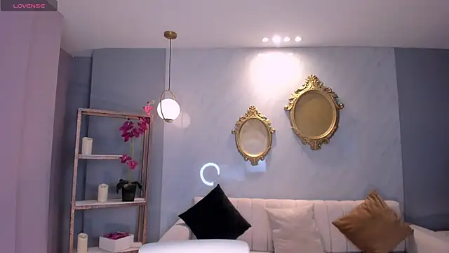 Snapshot of NiaHolland chatting on September 2025 06:52:02 PM NiaHolland online show from September 2025 06:52:02 PM