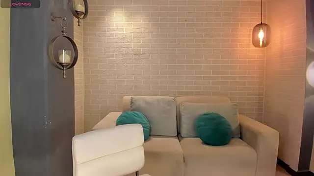 Snapshot of NiaHolland chatting on October 2025 08:25:01 PM NiaHolland online show from October 2025 08:25:01 PM