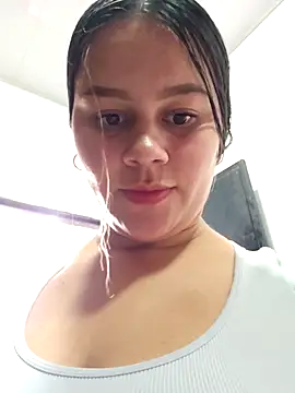 sweet lucia online show from February 2026 04:40:02 PM