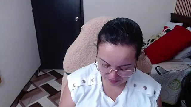 Sonialorens  online show from January 2026 10:47:02 PM