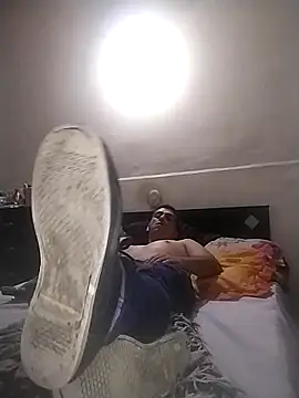 Snapshot of starplss chatting on March 2026 04:07:02 AM starplss online show from March 2026 04:07:02 AM