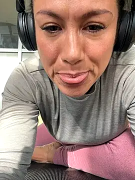 Snapshot of angelitasexy81 chatting on September 2025 03:28:02 PM angelitasexy81 online show from September 2025 03:28:02 PM