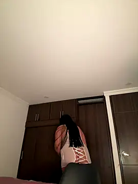 Snapshot of IamSashaLuv chatting on December 2024 12:18:01 AM IamSashaLuv online show from December 2024 12:18:01 AM