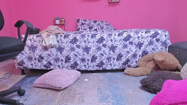 Snapshot of Emma_lean chatting on December 2024 04:47:02 PM Emma lean online show from December 2024 04:47:02 PM