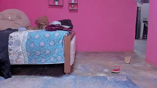 Snapshot of Emma_lean chatting on March 2025 03:18:02 PM Emma lean online show from March 2025 03:18:02 PM