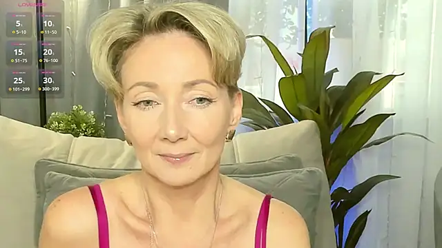 AkexandraFix online show from September 2025 12:41:01 PM