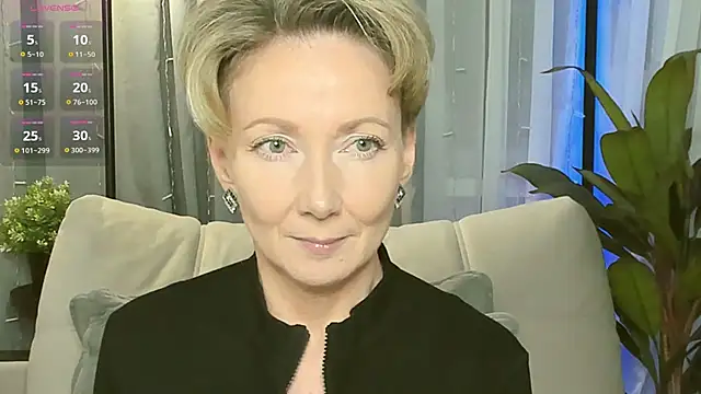 AkexandraFix online show from November 2025 01:03:01 PM