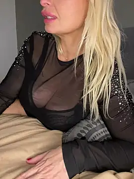 Lisavontease online show from December 2024 01:02:02 AM