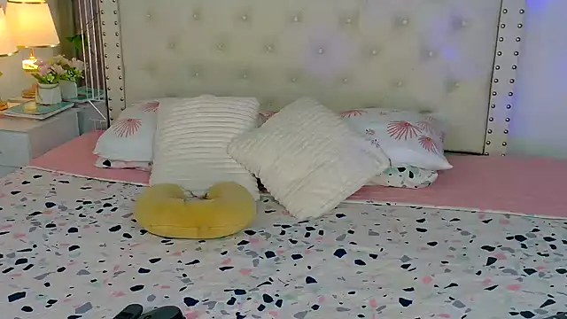 Snapshot of Ariana_girlhots chatting on January 2026 06:17:01 AM Ariana girlhots online show from January 2026 06:17:01 AM