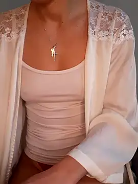 Snapshot of megan2021 chatting on December 2024 02:22:01 PM megan2021 online show from December 2024 02:22:01 PM