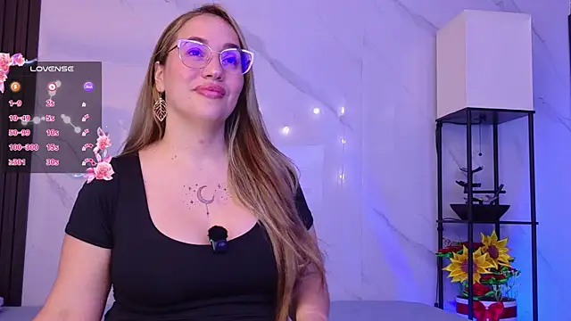 Snapshot of hotpawgmilf chatting on July 2026 05:23:02 AM hotpawgmilf online show from July 2026 05:23:02 AM