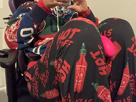 Snapshot of RylHoneyy chatting on December 2024 02:30:02 AM RylHoneyy online show from December 2024 02:30:02 AM