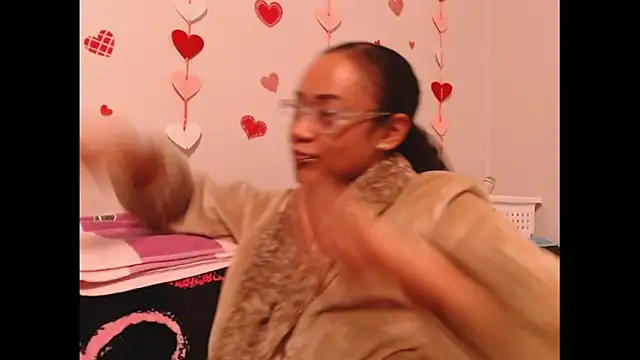 Snapshot of RylHoneyy chatting on February 2026 07:51:01 AM RylHoneyy online show from February 2026 07:51:01 AM