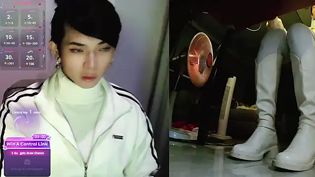 Snapshot of CrytinaSissyCrossdress chatting on December 2024 01:29:02 PM CrytinaSissyCrossdress online show from December 2024 01:29:02 PM