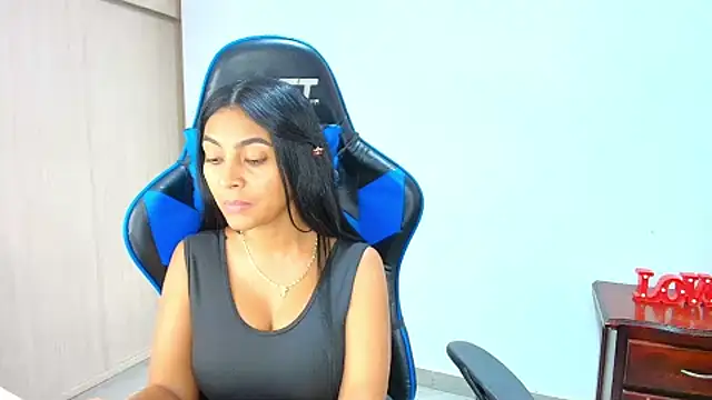 sophiax-x online show from October 2025 08:32:02 PM