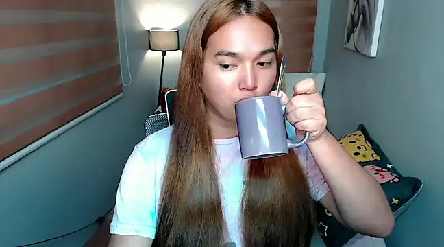 Snapshot of MoaningKylie chatting on December 2024 04:57:01 PM MoaningKylie online show from December 2024 04:57:01 PM