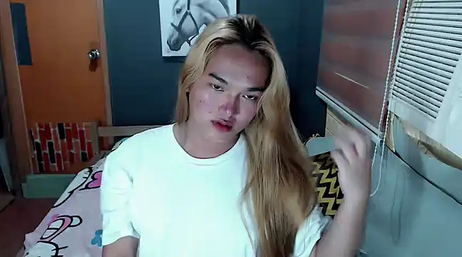 Snapshot of MoaningKylie chatting on March 2025 07:36:01 AM MoaningKylie online show from March 2025 07:36:01 AM