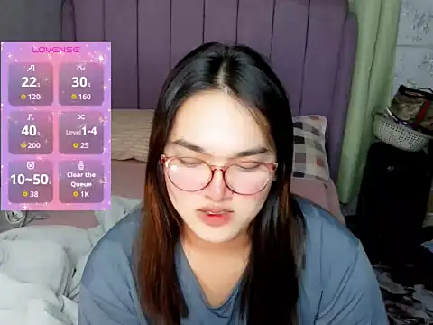 Snapshot of MoaningKylie chatting on February 2026 02:18:01 PM MoaningKylie online show from February 2026 02:18:01 PM